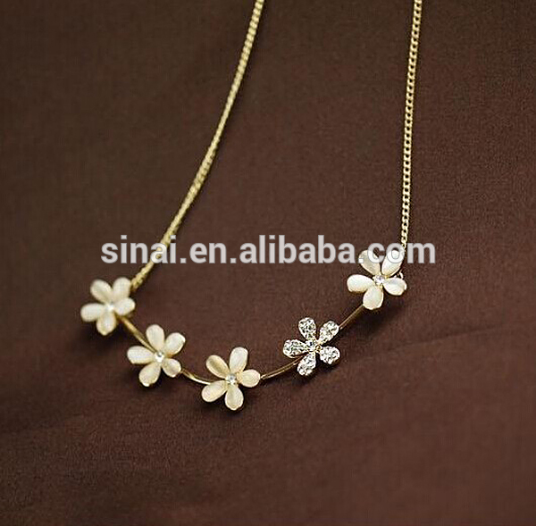 Beautiful Girl Decoration / Bride Necklace Wedding Jewelry